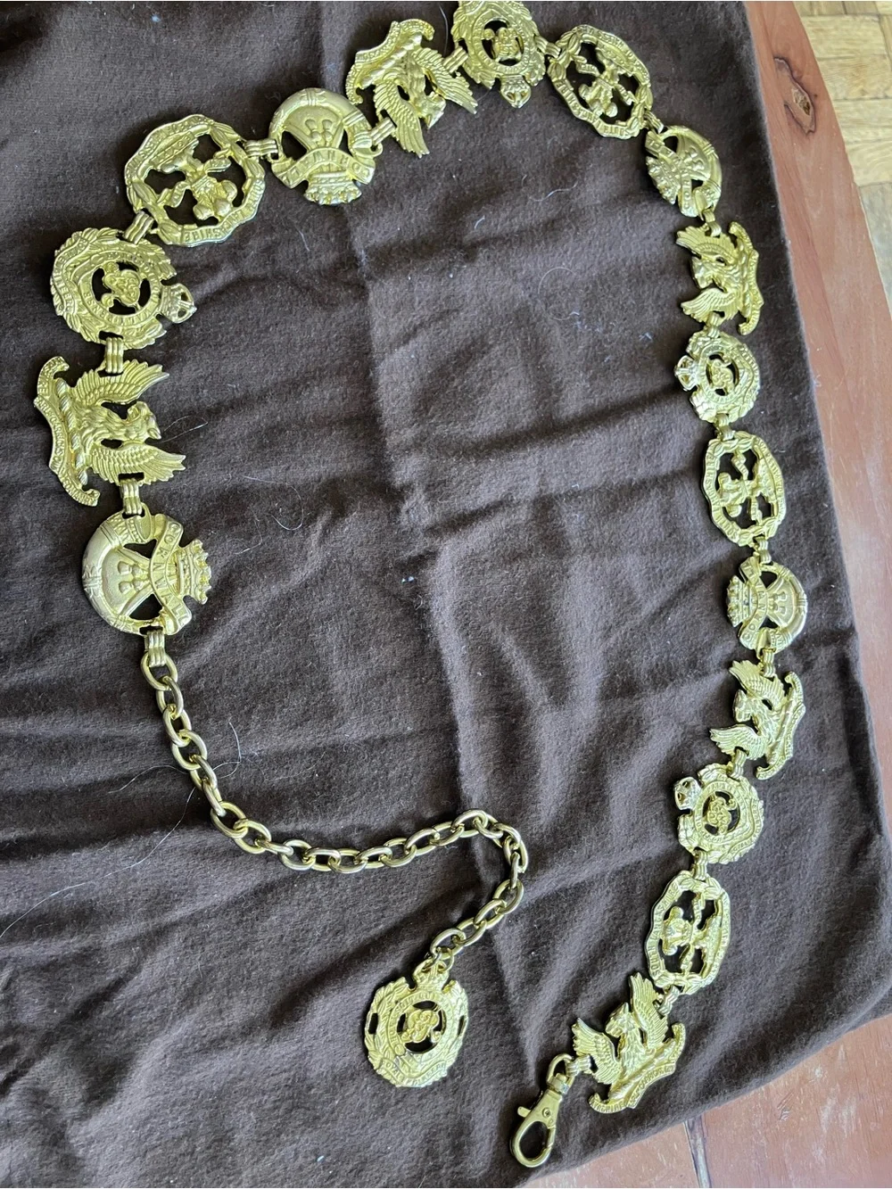 Gold-Tone Decorative Link Belt with Eagle and Medallion Motifs